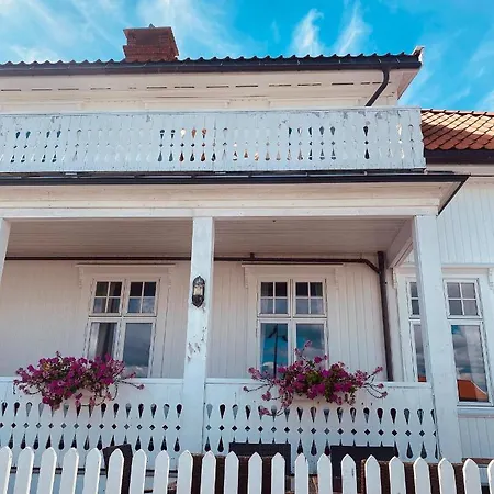 Nevlunghavn Gjestgiveri Guest house *
